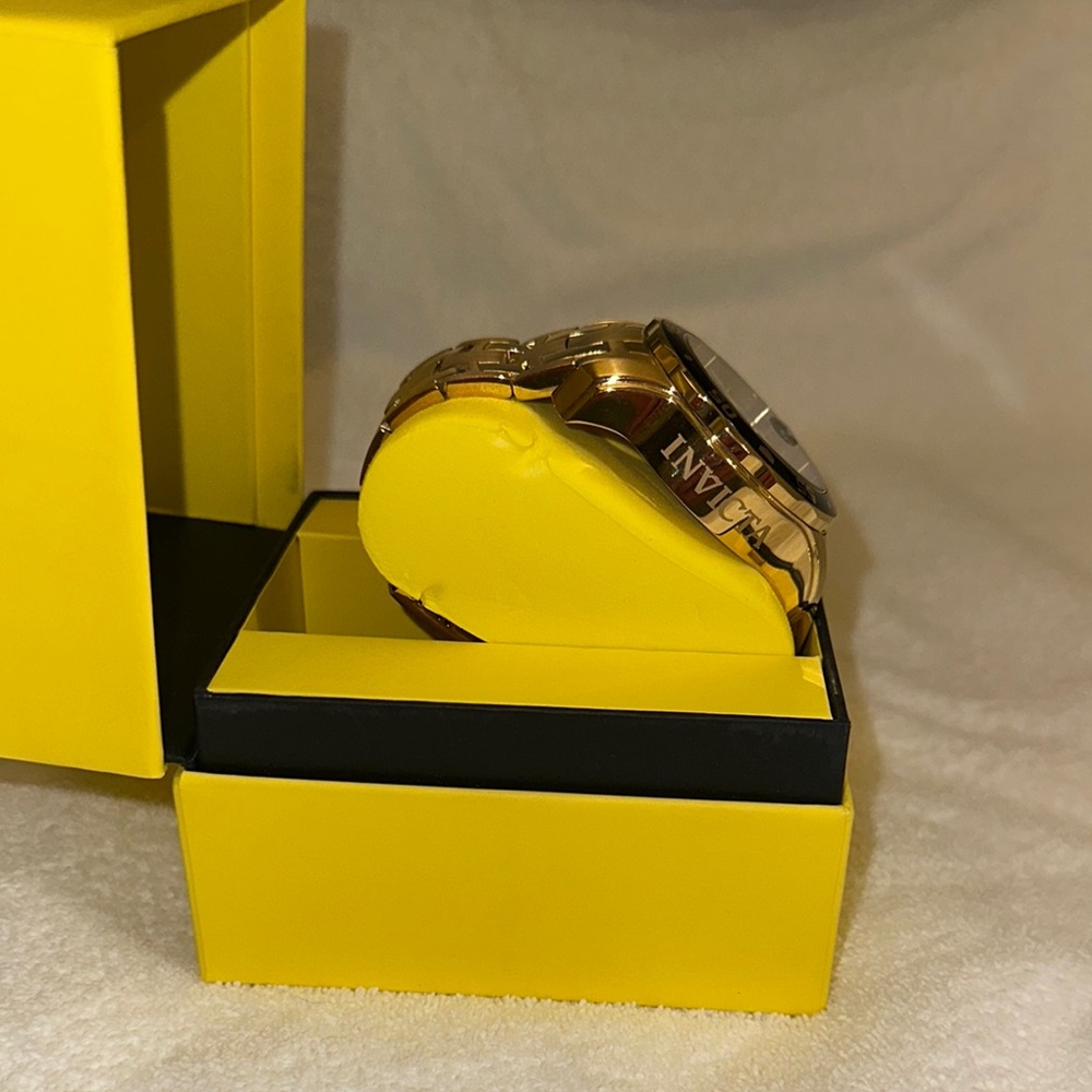 Invicta Yellow Watch Box - Picture 8 of 11
